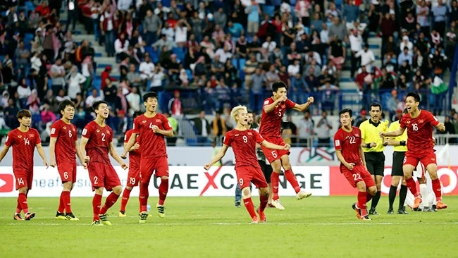 Niềm vui chiến thắng của ĐT bóng đá Việt Nam.