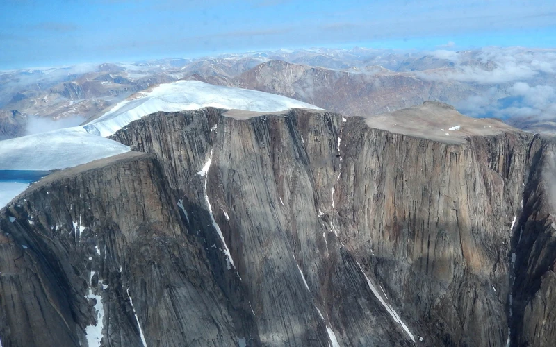 Các dòng sông băng và mũ băng ở đảo Baffin ở Bắc Cực Canada đã bị biến đổi mạnh mẽ trong nhiều thập kỷ qua (Ảnh: Gifford Miller, University of Colorado Boulder/INSTAAR)