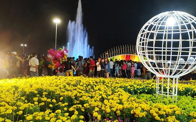 Khai mạc đường hoa Tết Kỷ Hợi 2019 tại Tiền Giang