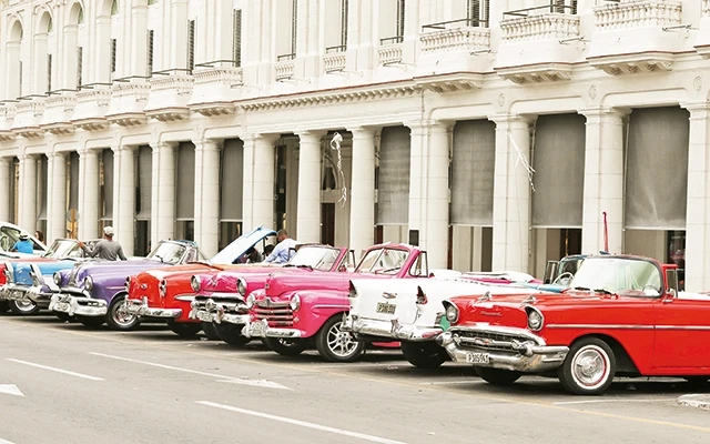 Xe cổ - một trong những nét đặc sắc của Cuba.