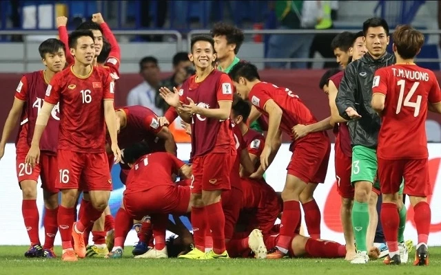 Sự phát triển vượt bậc của bóng đá khu vực, trong đó có Việt Nam, đang thúc đẩy Australia đẩy nhanh đàm phán các thủ tục tham dự AFF Cup.