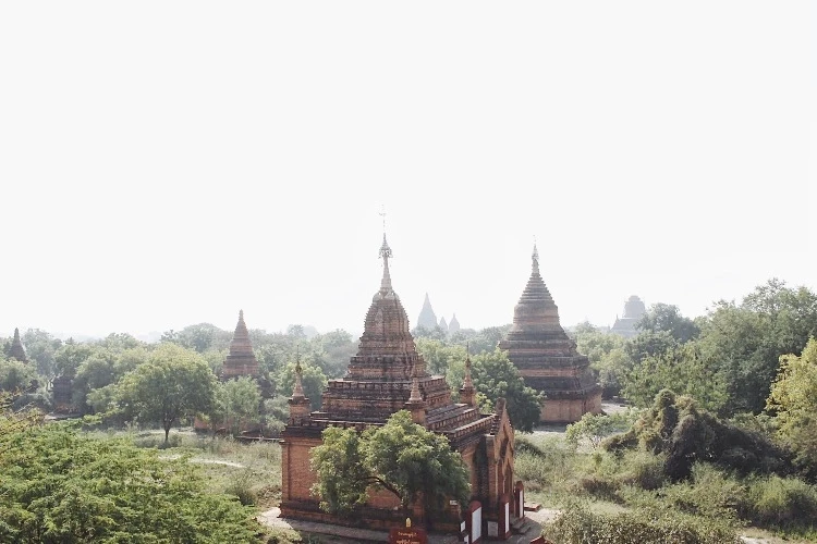 Bagan hiện nay vẫn còn lưu giữ lại hơn 2.500 ngôi đền cổ.