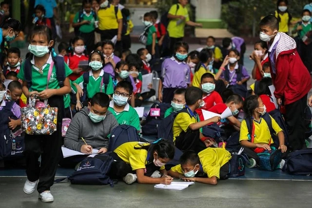 Nhiều trường học ở Bangkok phải đóng cửa vì ô nhiễm khói bụi. (Nguồn Reuters)