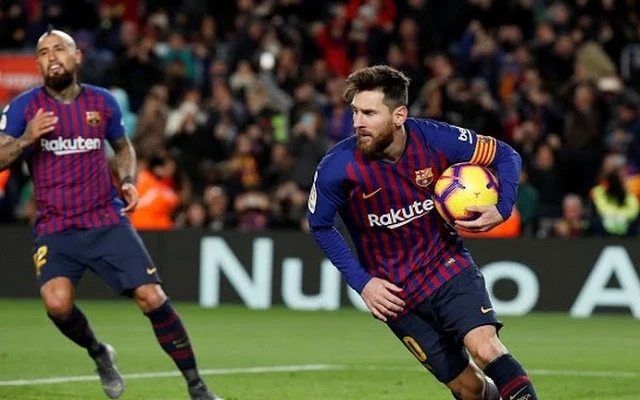 Messi giải cứu Barca khỏi thất bại trước Valencia