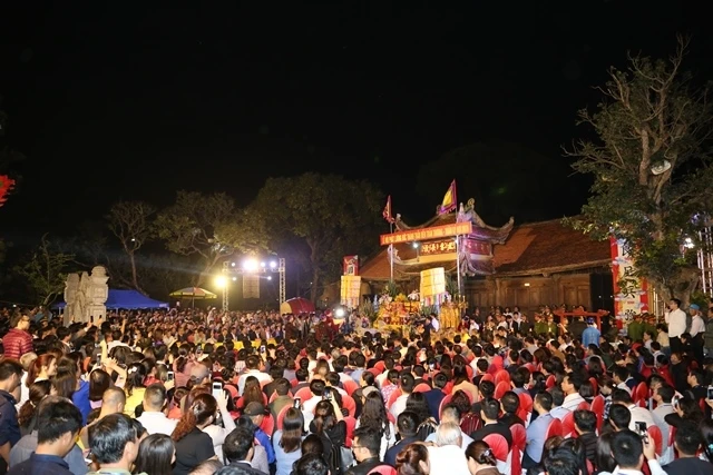 Lễ phát lương đền Trần Thương năm 2019