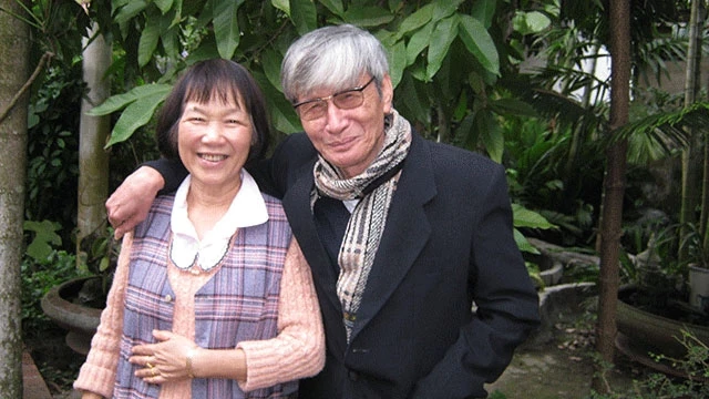 Nhà văn Nguyễn Xuân Khánh và nhà văn Đoàn Lê.