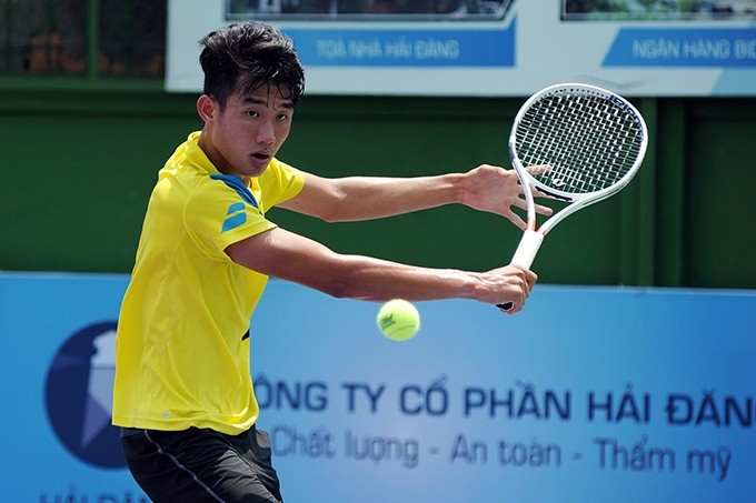 Đương kim vô địch Giải Các cây vợt xuất sắc Việt Nam 2018 Nguyễn Văn Phương có thắng lợi nhẹ nhàng trong ngày ra quân.