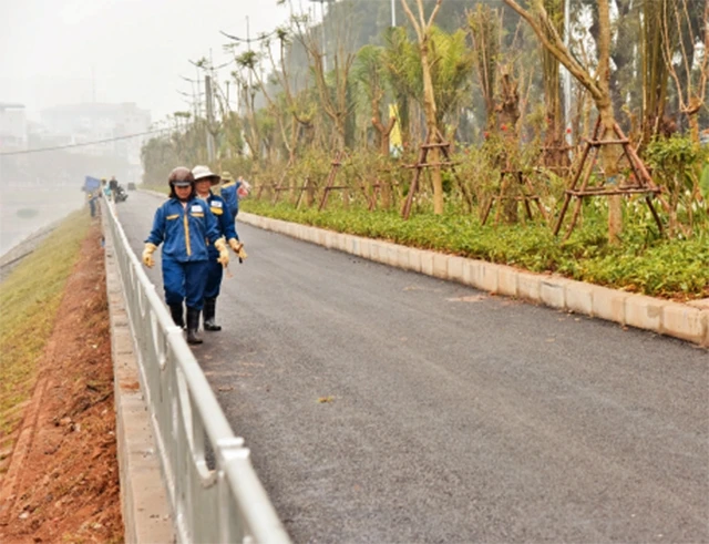 Tuyến đường dành cho xe thô sơ và người đi bộ ven sông Tô Lịch 