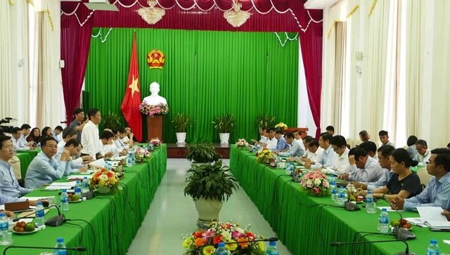 Quang cảnh buổi làm việc.