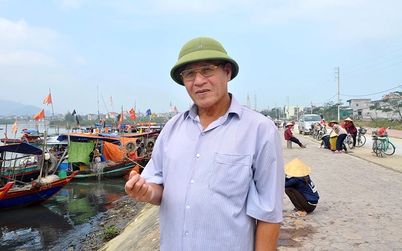 Ông Nguyễn Văn Lòng - chủ tàu vỏ thép chia sẻ với phóng viên.
