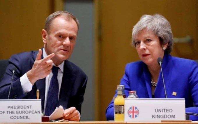 Thủ tướng Anh May và Chủ tịch Hội đồng châu Âu Tusk. (Ảnh: Reuters)