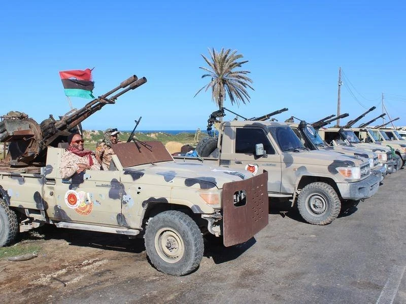 Lực lượng LNA của tướng Haftar không kích ở phía nam thủ đô Tripoli (Ảnh: Canberras Times)