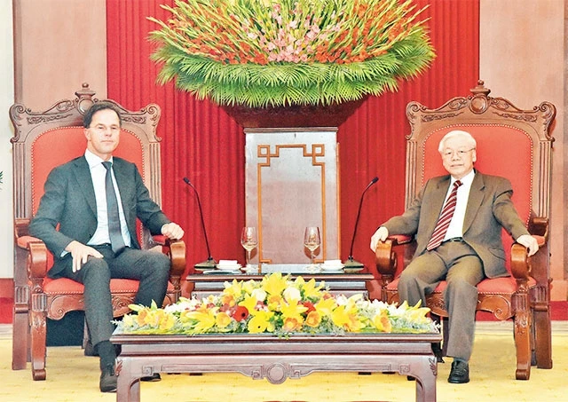 Tổng Bí thư, Chủ tịch nước Nguyễn Phú Trọng tiếp Thủ tướng Hà Lan M. Rút-tơ. Ảnh: DUY LINH