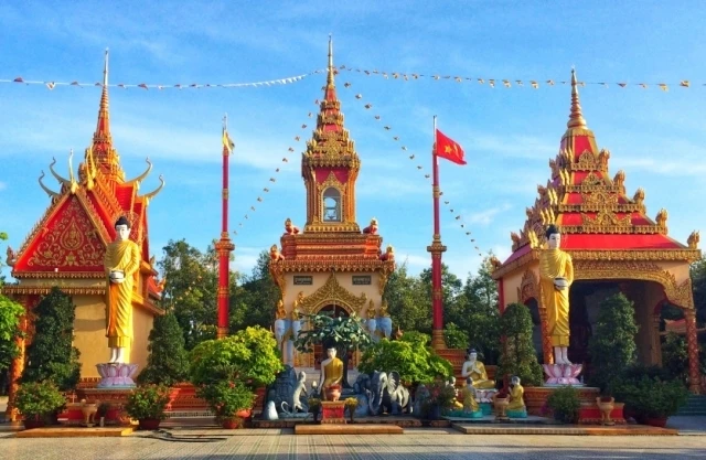 Chùa Xiêm Cán (xã Vĩnh Trạch Đông, TP Bạc Liêu), ngôi chùa của đồng bào Khmer được đánh giá đẹp nhất vùng ĐBSCL hiện nay.