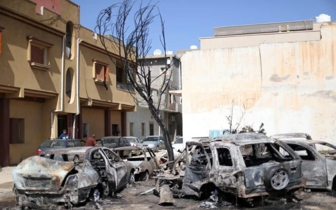 Quang cảnh quận Abu Salim tại Tripoli ngày 17-4, sau một đêm hứng chịu nhiều vụ nã pháo nhằm vào khu dân cư. (Ảnh: Reuters)