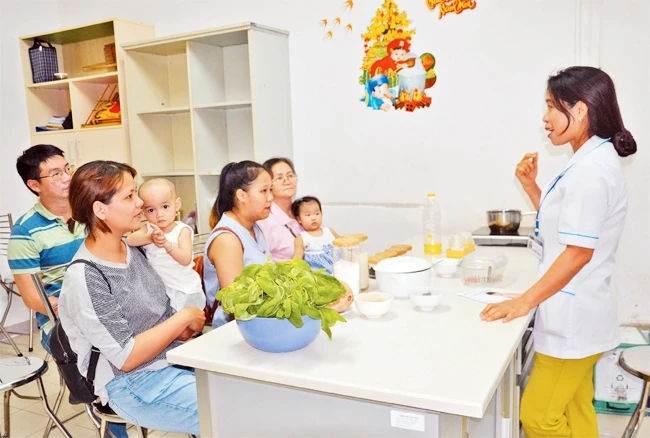 Một buổi học nấu ăn tại Trung tâm dinh dưỡng TP Hồ Chí Minh.