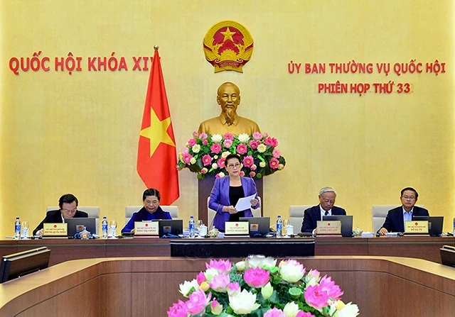 Chủ tịch QH Nguyễn Thị Kim Ngân phát biểu bế mạc Phiên họp thứ 33 của Ủy ban Thường vụ Quốc hội. Ảnh: hoàng QUỲNH