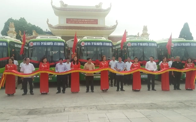 Kể từ ngày 19- 4, tuyến xe buýt số 30 kết nối Di tích lịch sử quốc gia thanh niên xung phong Đại đội 915 với di tích quốc gia đặc biệt ATK Định Hoá.