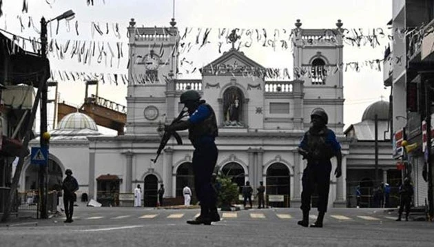 Lực lượng an ninh được tăng cường trên các đường phố sau vụ đánh bom ở Sri Lanka.