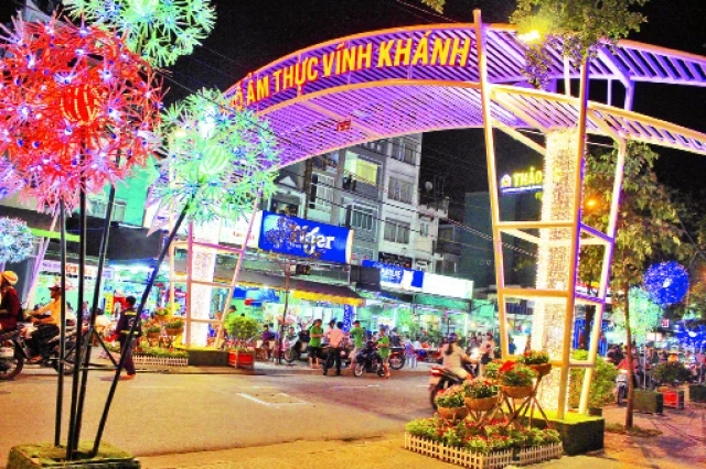 Phố ẩm thực Vĩnh Khánh, quận 4 thu hút nhiều du khách.