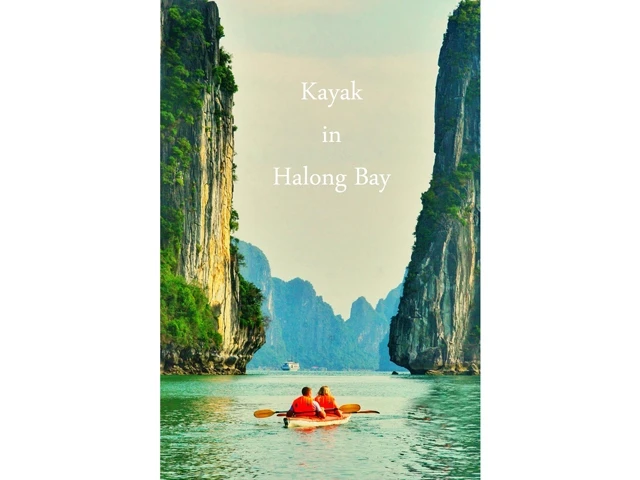 Chèo thuyền kayak giữa di sản thế giới Vịnh Hạ Long