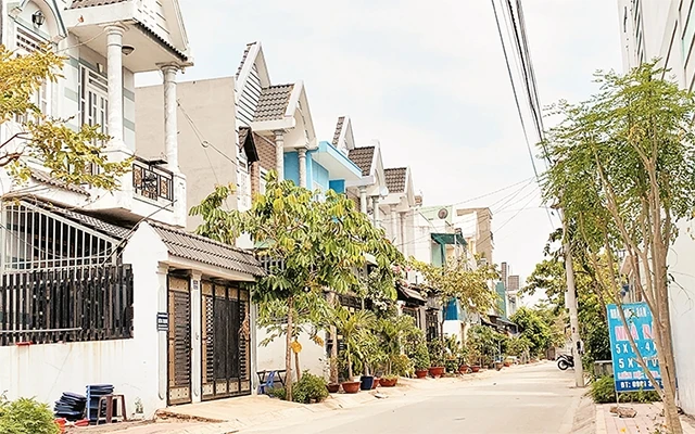 Những căn nhà chung giấy phép xây dựng, chung giấy chứng nhận quyền sử dụng đất và chung số nhà ở huyện Hóc Môn.