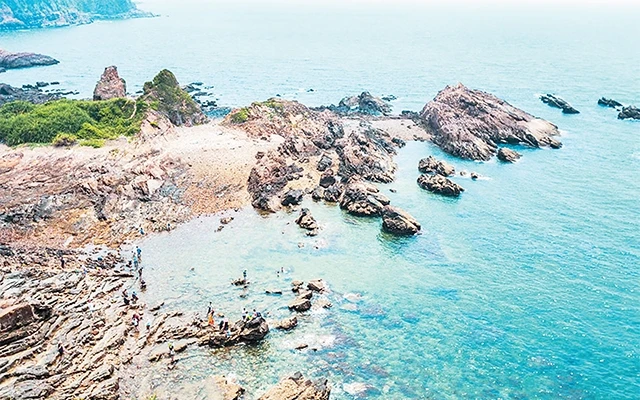 Ðảo Cô Tô (Quảng Ninh), điểm đến hấp dẫn khách du lịch trong dịp hè.