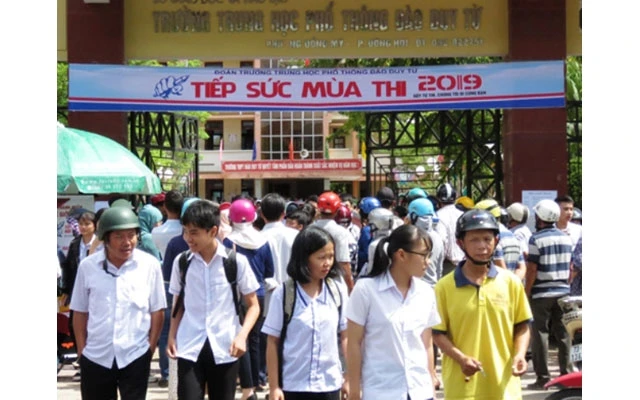 Tại điểm thi Trường THPT Đào Duy Từ, TP Đồng Hới, tỉnh Quảng Bình.