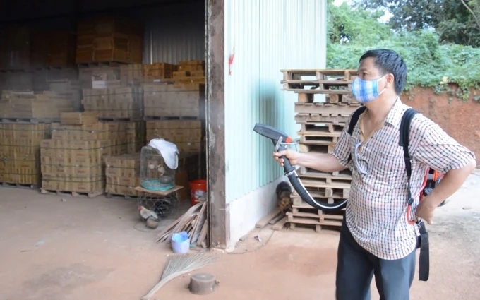 Phun thuốc diệt muỗi, chặn dịch SXH bùng phát tại huyện Xuyên Mộc.