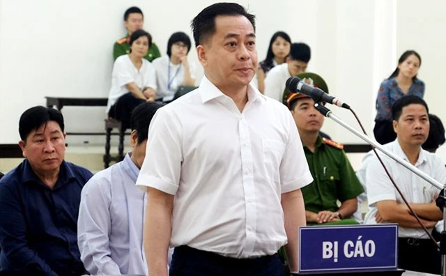 Bị cáo Phan Văn Anh Vũ (tức Vũ "nhôm") tại phiên tòa.