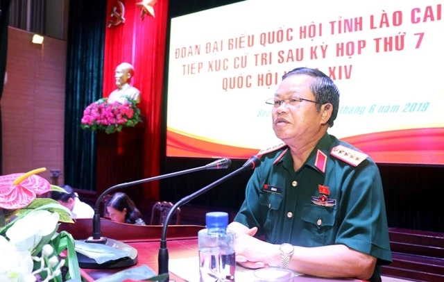 Phó Chủ tịch Quốc hội Đỗ Bá Tỵ tiếp xúc cử tri tại huyện Bảo Thắng (Lào Cai).