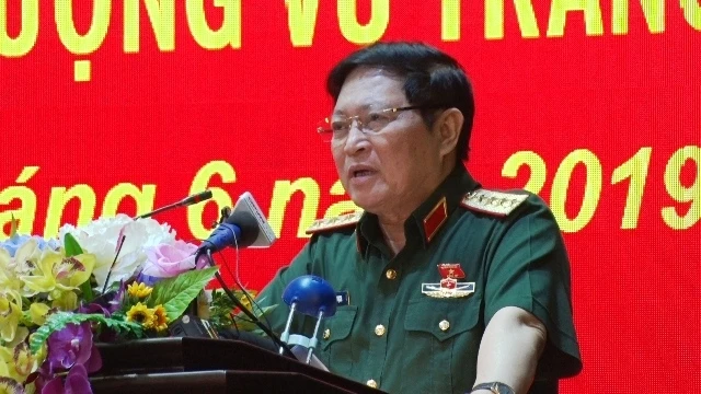Đại tướng Ngô Xuân Lịch phát biểu tại buổi tiếp xúc cử tri lực lượng vũ trang tỉnh Hà Nam.