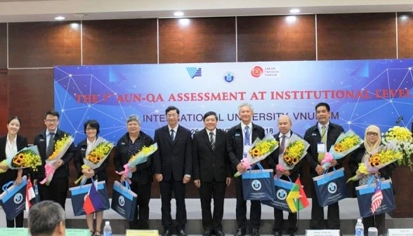 Các tổ chức giáo dục quốc tế công nhận những chương trình đạt chuẩn tại đại học thành viên của ĐHQG TP Hồ Chí Minh.