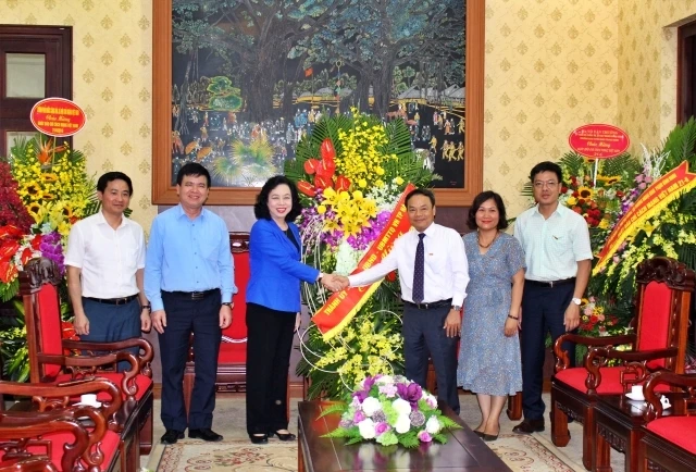 Lãnh đạo TP Hà Nội chúc mừng Báo Nhân Dân nhân Ngày Báo chí cách mạng Việt Nam.