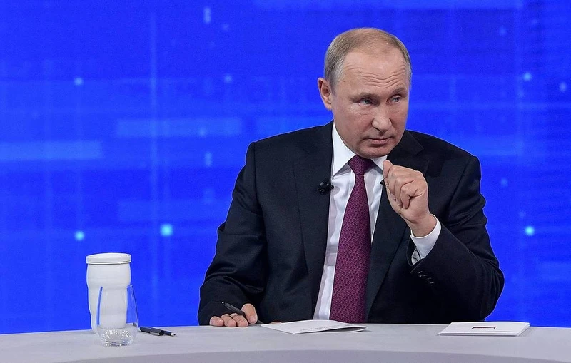 Tổng thống Nga Vladimir Putin tại cuộc đối thoại.