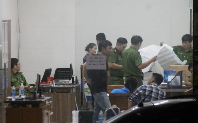 Cơ quan điều tra khám xét nơi làm việc của Nguyễn Tấn Lương vào tối 20-6.