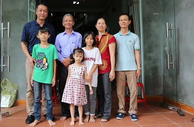 Gia đình anh Trung, chị Hương đã trải qua những ngày tháng sóng gió khi phát hiện con mang bệnh tan máu bẩm sinh (thalassemia).