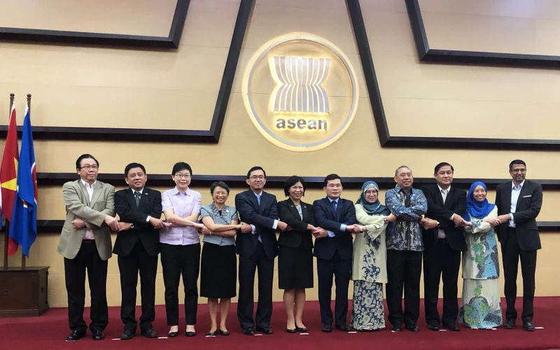 Các Đại sứ ASEAN và New Zealand tại cuộc họp (Ảnh: PDVN) 