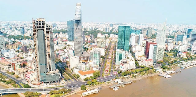 TP Hồ Chí Minh dồn sức thực hiện các nhiệm vụ, giải pháp để phát triển nhanh và bền vững hơn. Trong ảnh: Một góc TP Hồ Chí Minh hôm nay. Ảnh: TÙNG QUANG