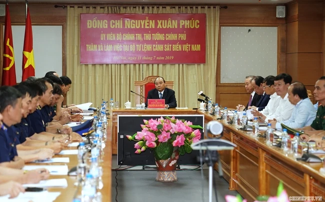 Thủ tướng Nguyễn Xuân Phúc thăm, làm việc với Bộ Tư lệnh Cảnh sát biển Việt Nam