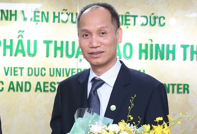 PGS, TS Nguyễn Hồng Hà, Trưởng Khoa Phẫu thuật Tạo hình - Thẩm mỹ, Bệnh viện Hữu nghị Việt Đức.