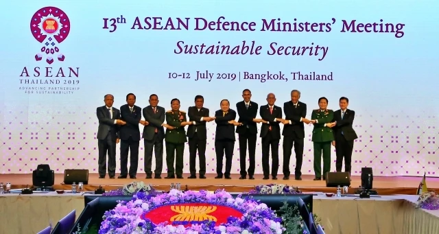 Bộ trưởng Quốc phòng các nước ASEAN chụp ảnh tại Hội nghị ADMM-13.