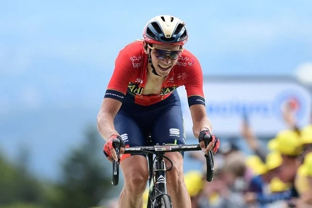 Dylan Teun giành chiến thắng chặng đầu tiên trong lần đầu góp mặt ở Tour de France.
