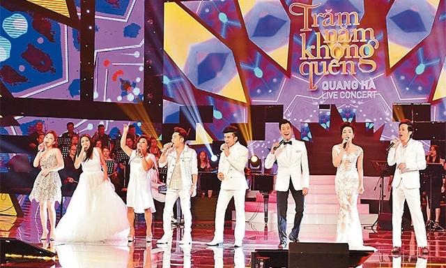 Liveshow của ca sĩ Quang Hà hồi tháng 9-2017 đến nay vẫn chưa có một câu trả lời thỏa đáng về vấn đề bản quyền.