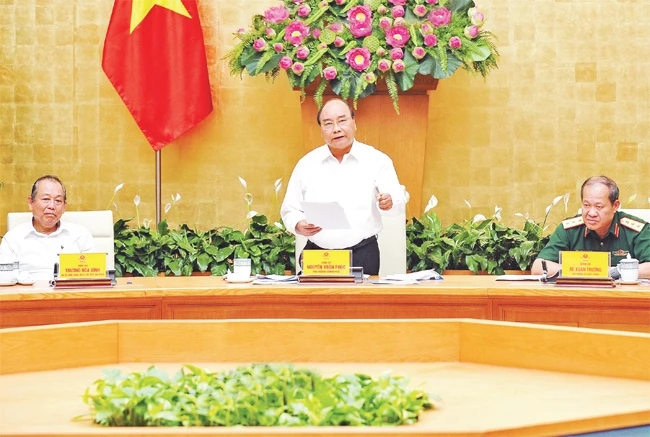 Thủ tướng Nguyễn Xuân Phúc phát biểu ý kiến tại hội nghị. Ảnh: TRẦN HẢI