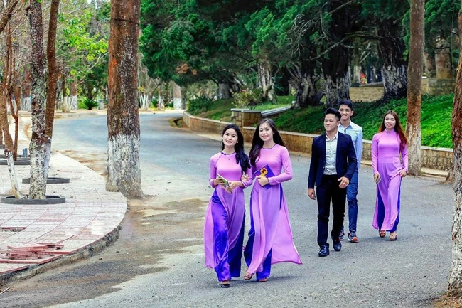 Sinh viên Đại học Đà Lạt. 