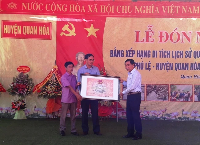 Huyện Quan Hóa đón Bằng xếp hạng Di tích lịch sử cấp quốc gia Hang Co Phương.