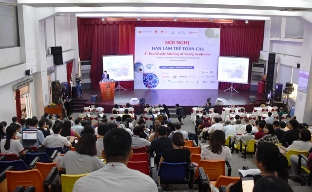 Nhiều nhà khoa học tham dự Hội nghị Hàn Lâm trẻ toàn cầu