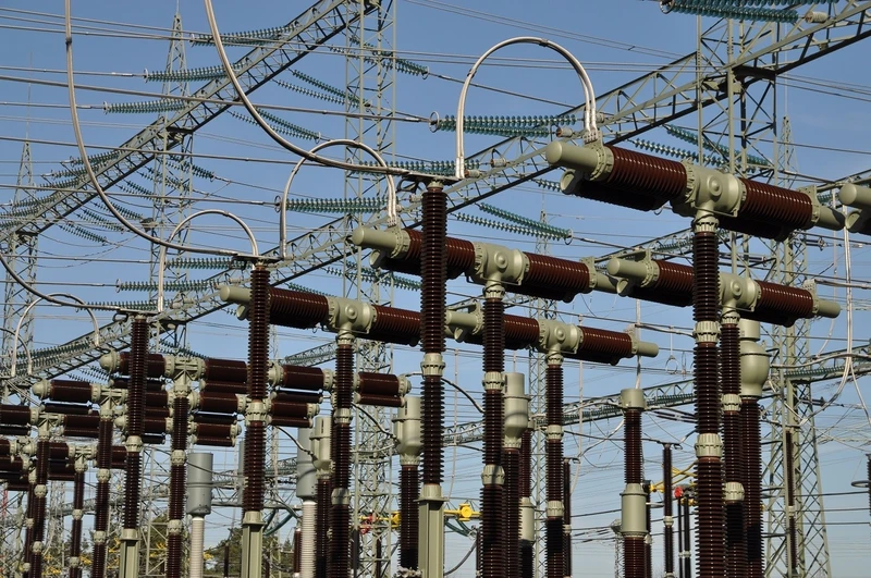 Sự cố trên đường dây tải điện 500kV khiến Jakarta và nhiều tỉnh lân cận bị mất điện (Ảnh: Jakartapost)