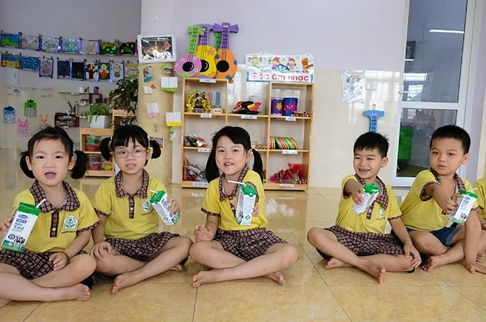 Hơn 87% trẻ mầm non, tiểu học Hà Nội uống sữa học đường